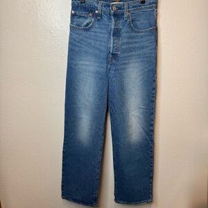 Levi’s Classic Blue Jeans Ribcage Straight Ankle Size 27